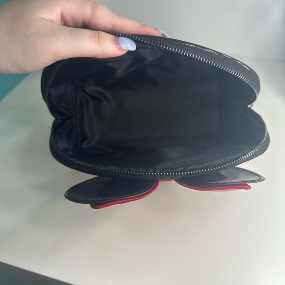 The Creme Shop Minnie Mouse Dome Travel Pouch - Picture 6 of 6